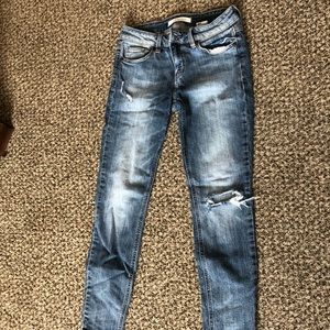 Low waisted skinny jeans